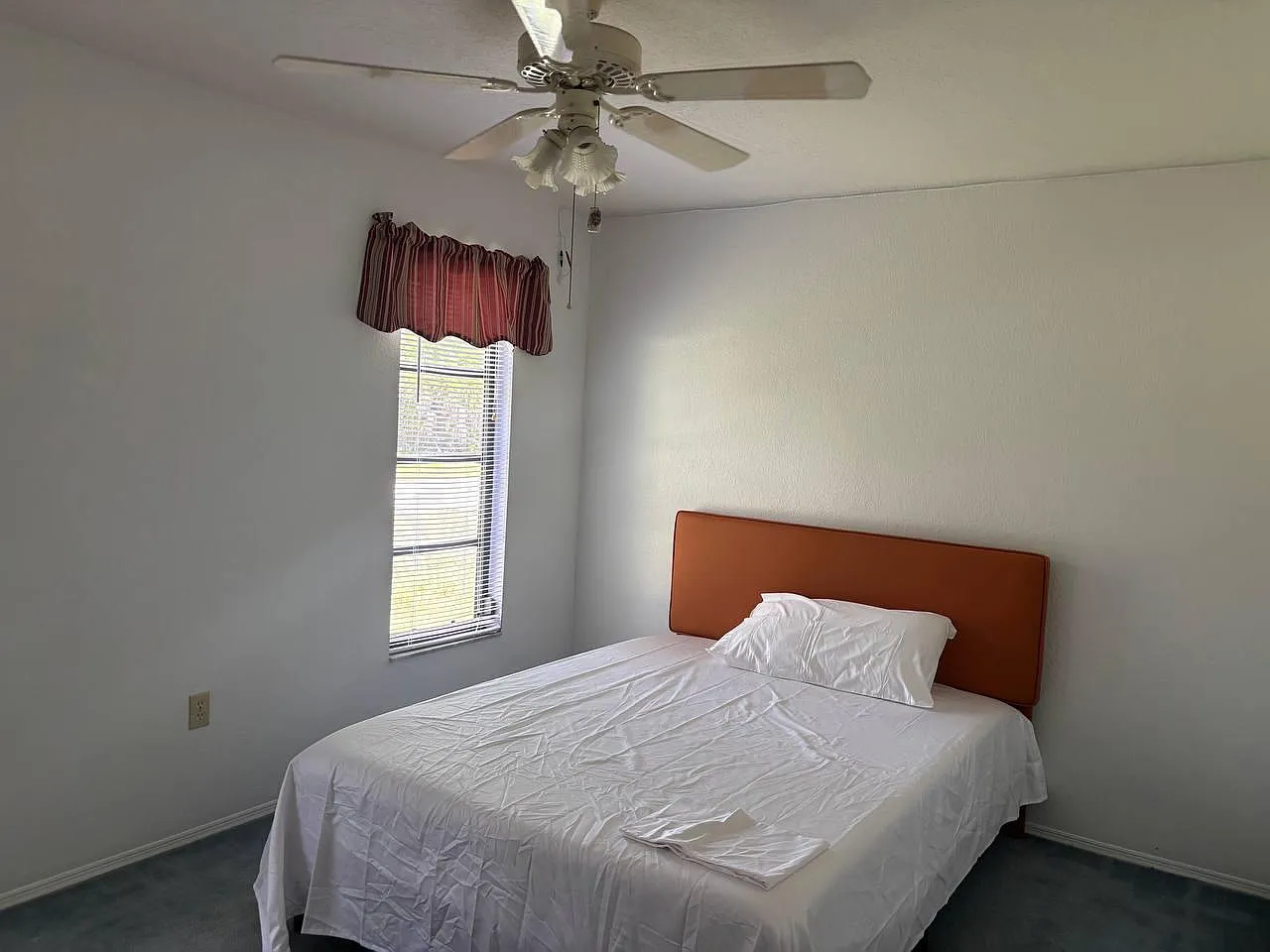 2 bed, 2.0 bath, 1340 sqft, $806 — Photo 1