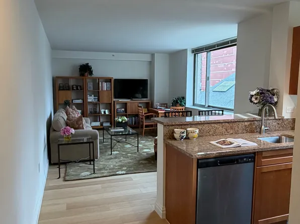 1500 Lexington Avenue image 4 of 16