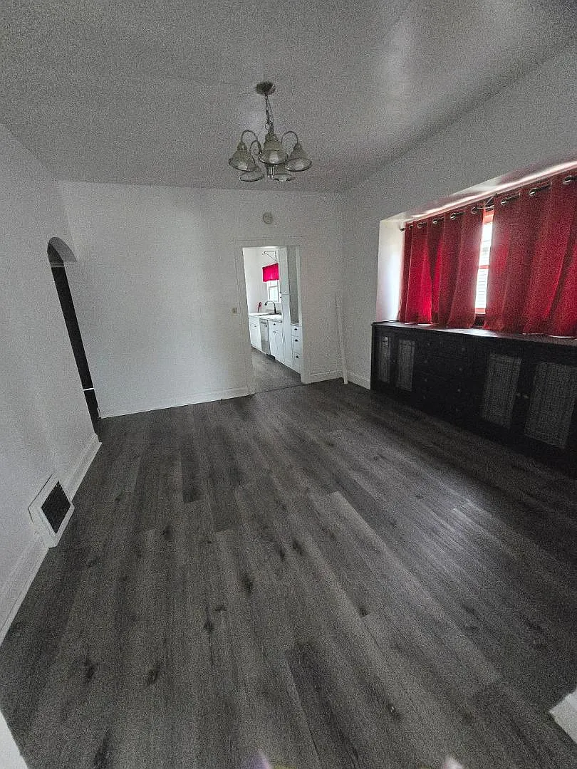 2 bed, 1.0 bath, 1208 sqft, $1,200 — Photo 4