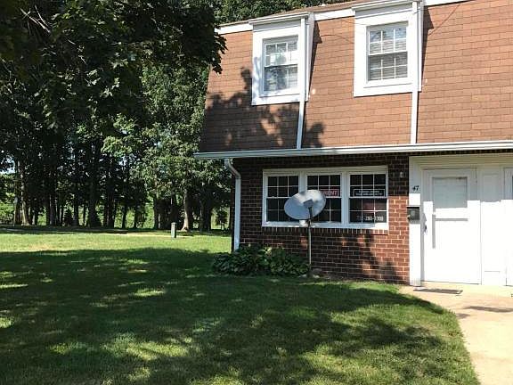 2nd image of 47 Briar Mills Dr