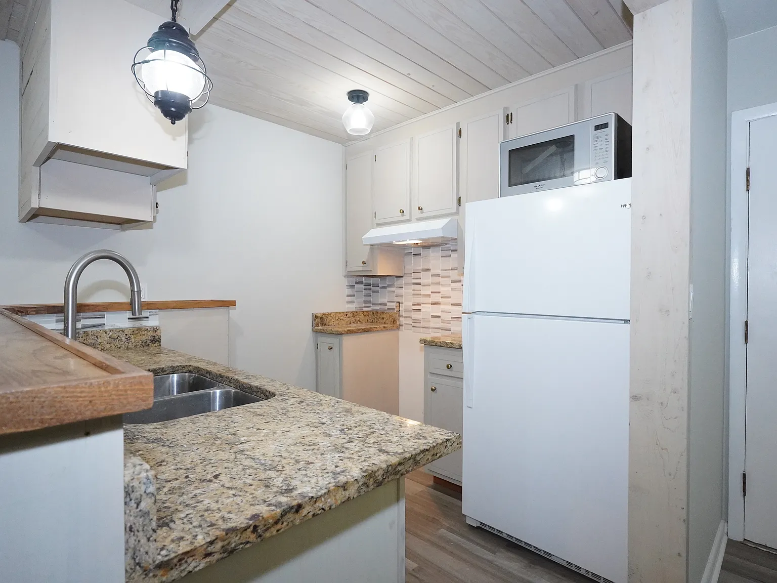 2 bed, 1.5 bath, 750 sqft, $1,800 — Photo 3