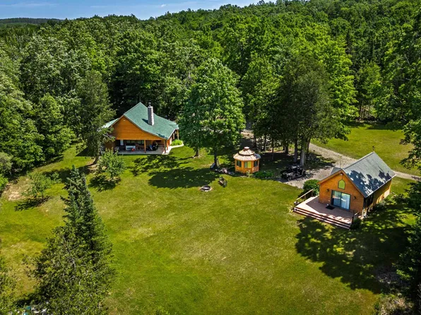 1133 W Thumb Lake Rd, Vanderbilt, MI 49795