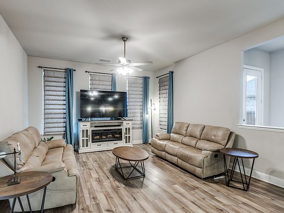 4th image of 1450 White Water Way