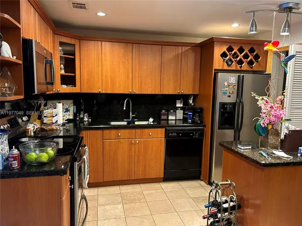 11219 SW 33rd St, Miami, FL 33165