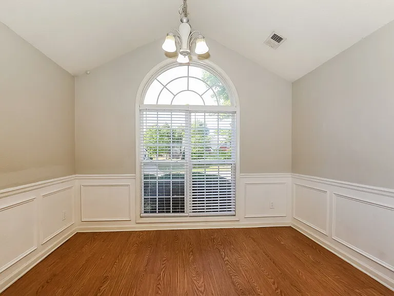 409 Mazley Dr — Photo 6
