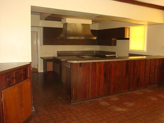 5th image of 409 S Lexington Ave