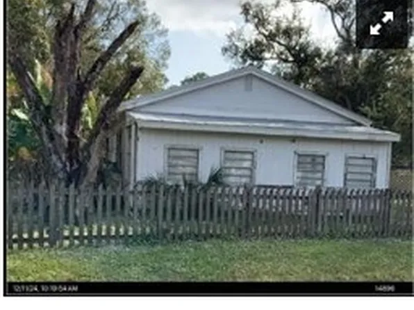 1199 Garden St, Labelle, FL 33935