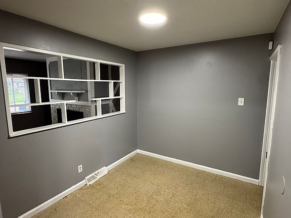 4th image of 10120 Cavalier Ct