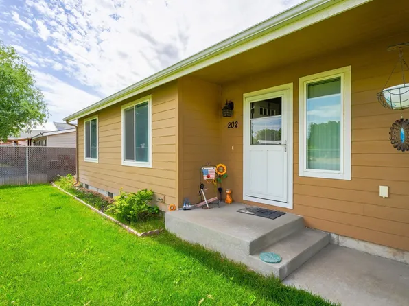 202 Columbia Rd, Burbank, WA 99323