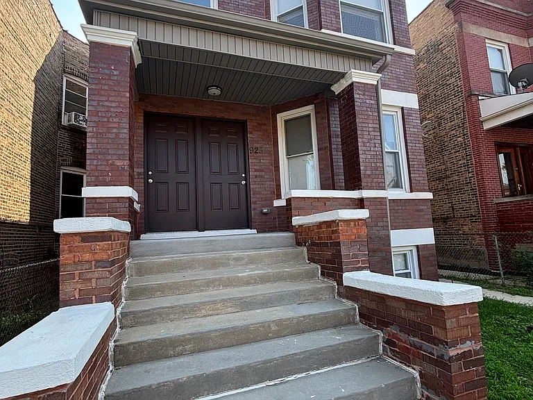 N Drake Ave — Photo 1