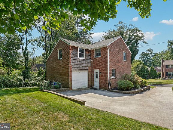 2nd image of 1005 Aikens Ln