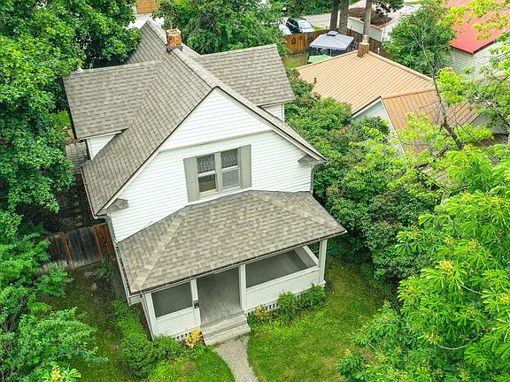 3rd image of 385 4th Avenue East N #N