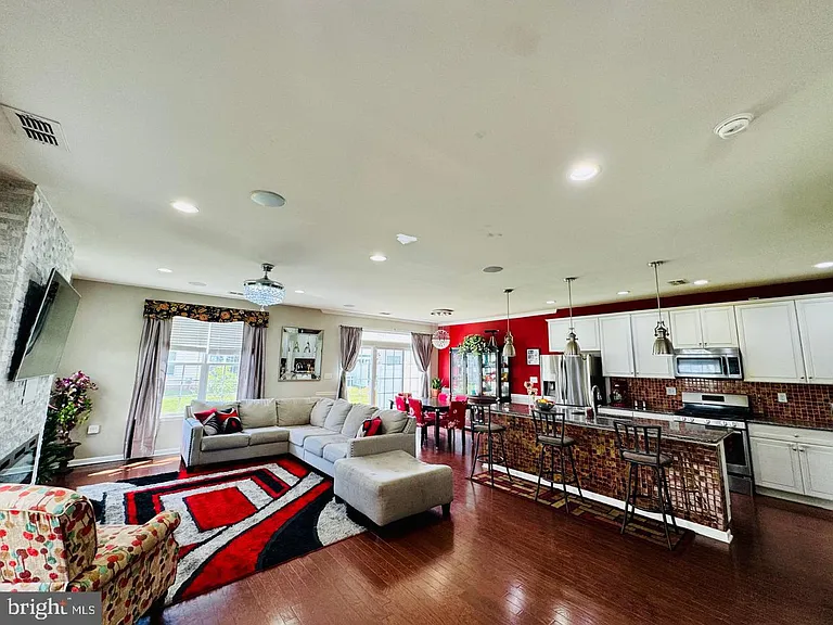 11 Morris Ln — Photo 4