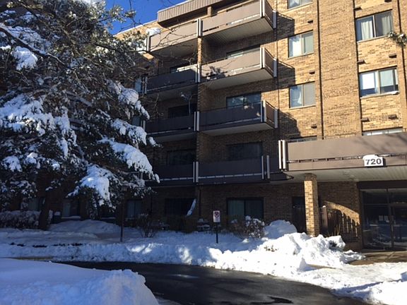 2nd image of 720 Wellington Ave Unit 102