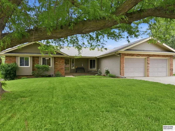 6521 S 92nd St, Omaha, NE 68127