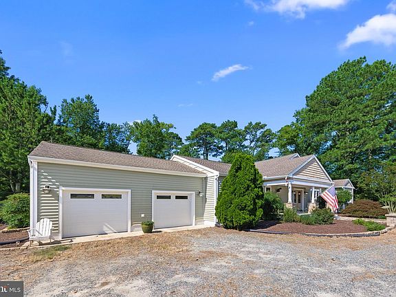 3rd image of 34024 Burbage Rd