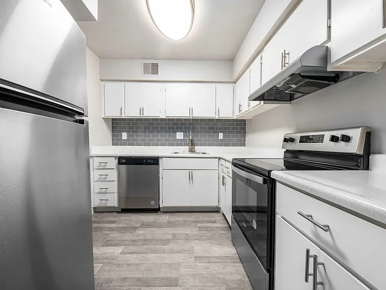 Peoria Grand Apartments — Photo 6