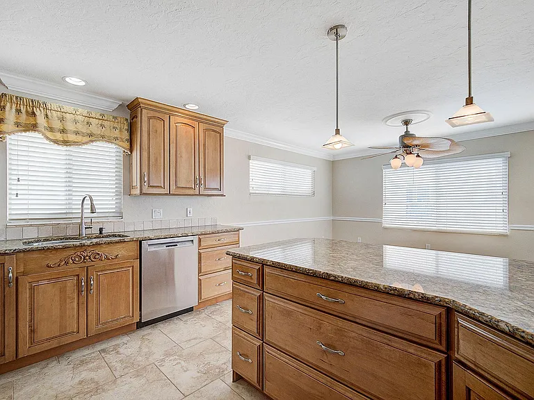 3750 Gulf Of Mexico Dr — Photo 7