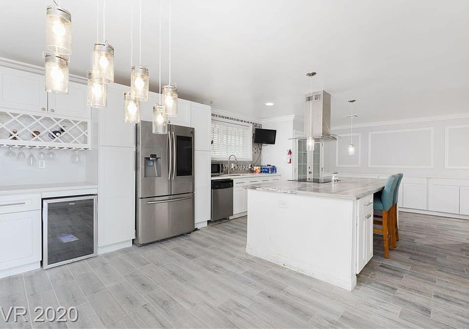 1st image of 2033 E Oakey Blvd