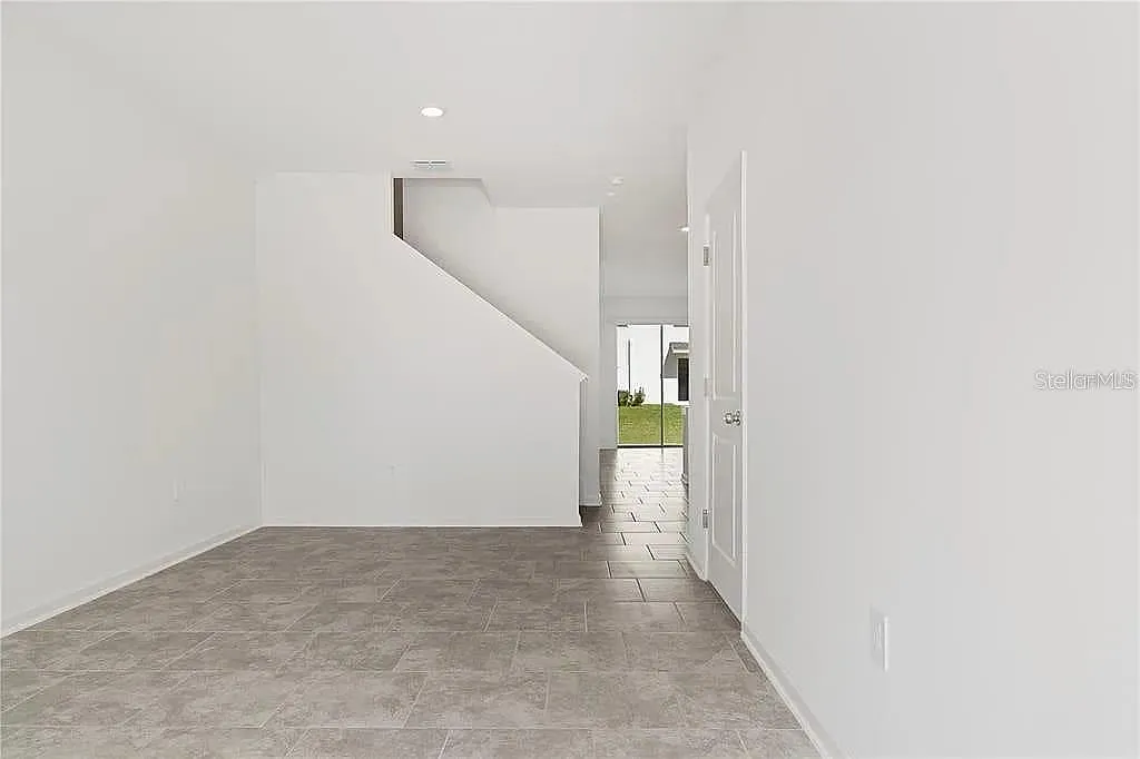 Building Photo - 3334 Laurent Loop