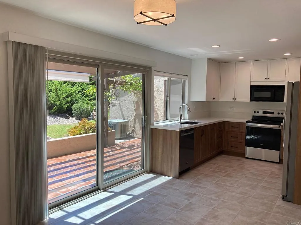 2 bed, 1305 sqft, $3,500 — Photo 4
