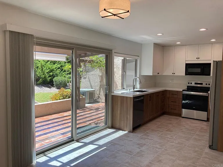 17463 Plaza Dolores — Photo 4
