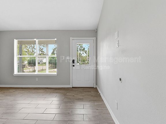 4th image of 6203 Gaston St