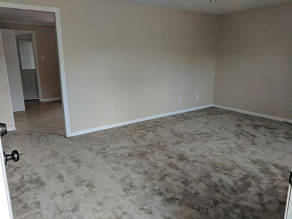 4th image of 711 Biskoff Ct