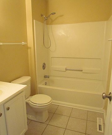 5th image of 1325 N Park Dr