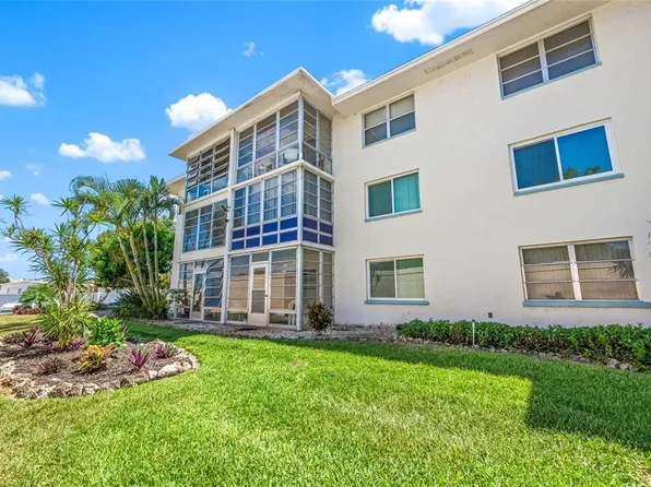 708 Tamiami Trl S APT 120, Venice, FL 34285
