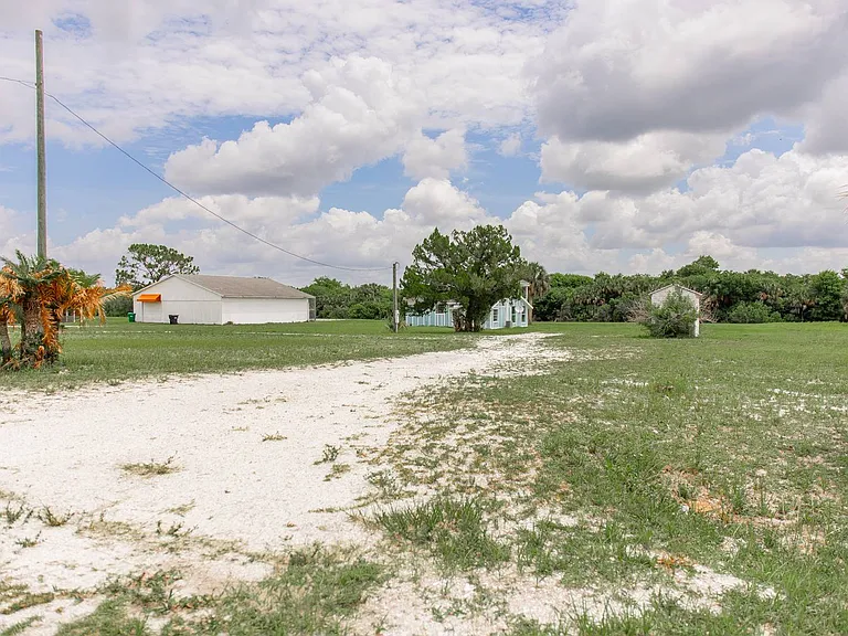 19505 NW 80th Dr — Photo 36
