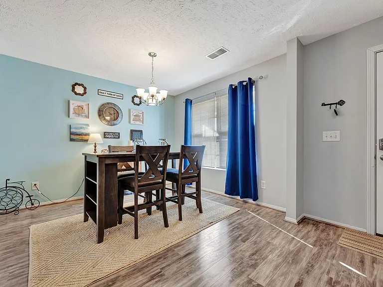 3024 Ewingdale Dr — Photo 4
