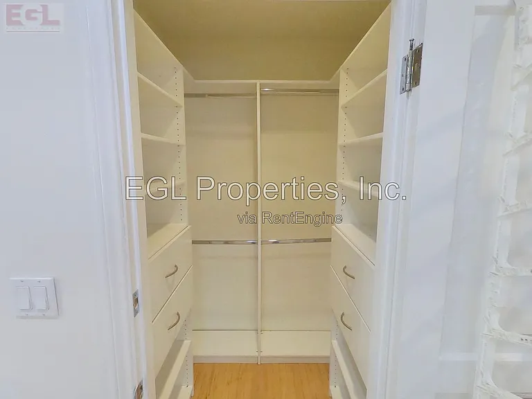 10749 Wellworth Ave — Photo 19