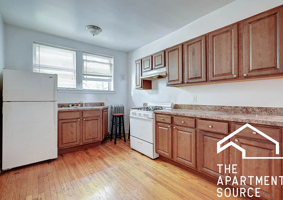 1st image of 2946 N Albany Ave APT 2W