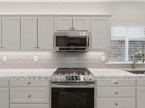 4th image of 1623 Hanz Dr