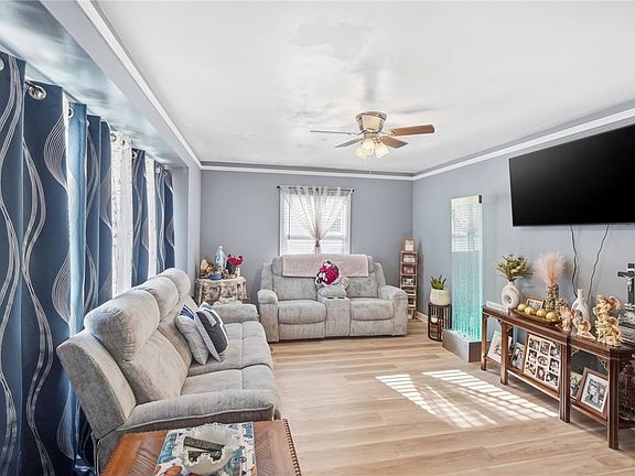 4th image of 618 Harrison Ave