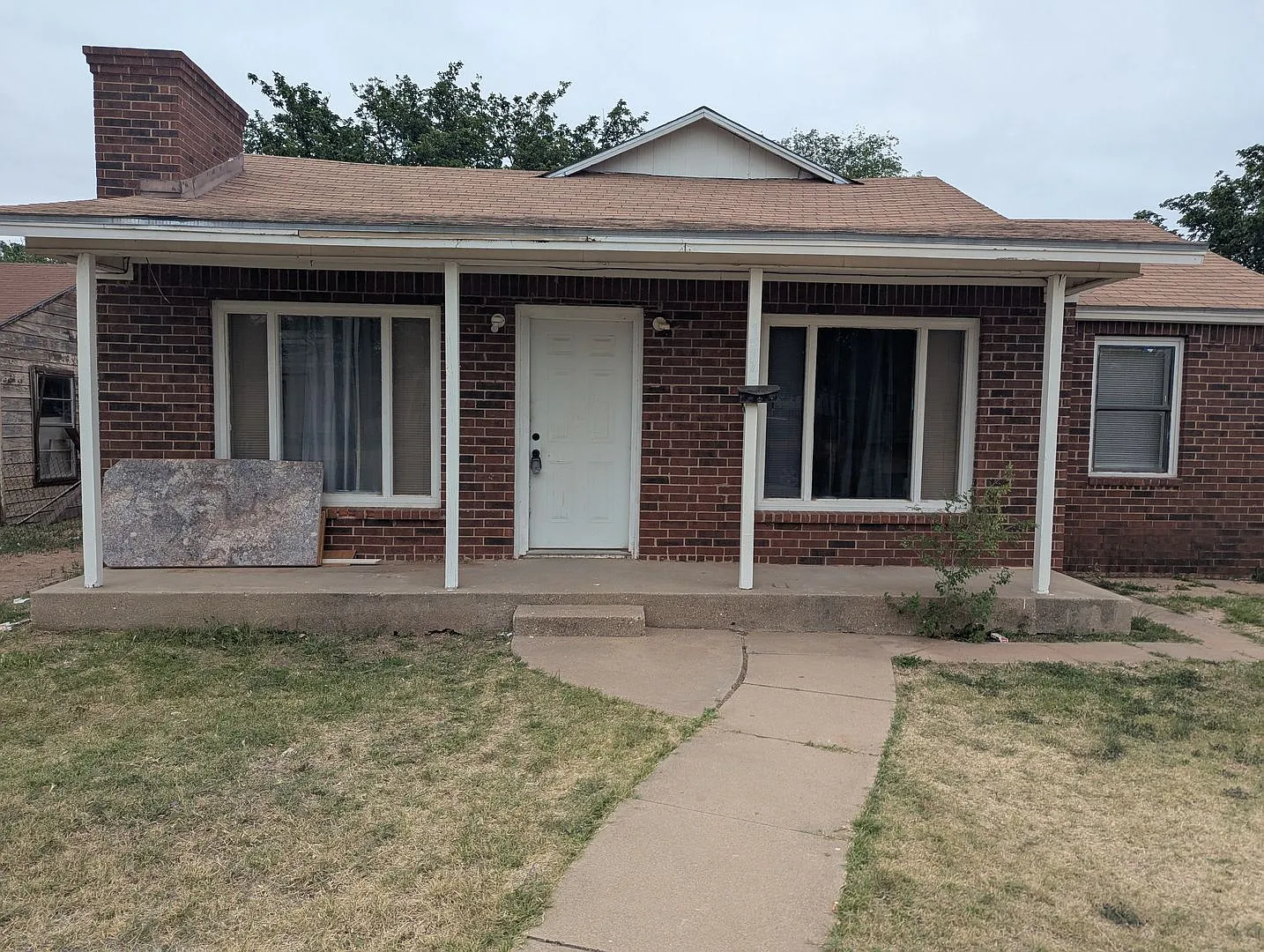 Spacious Updated 3 Bedroom Home — Photo 1
