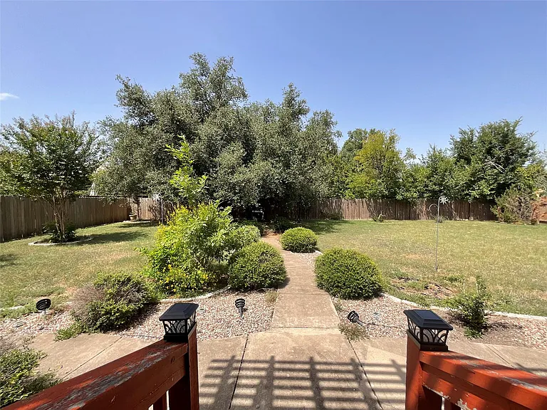 7008 Albacete Ln — Photo 24
