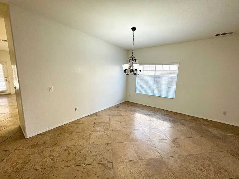 4132 Grandview Dr — Photo 5