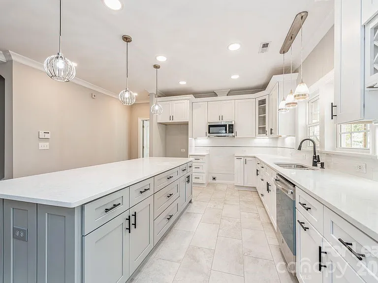 6513 Rockwell Blvd — Photo 10
