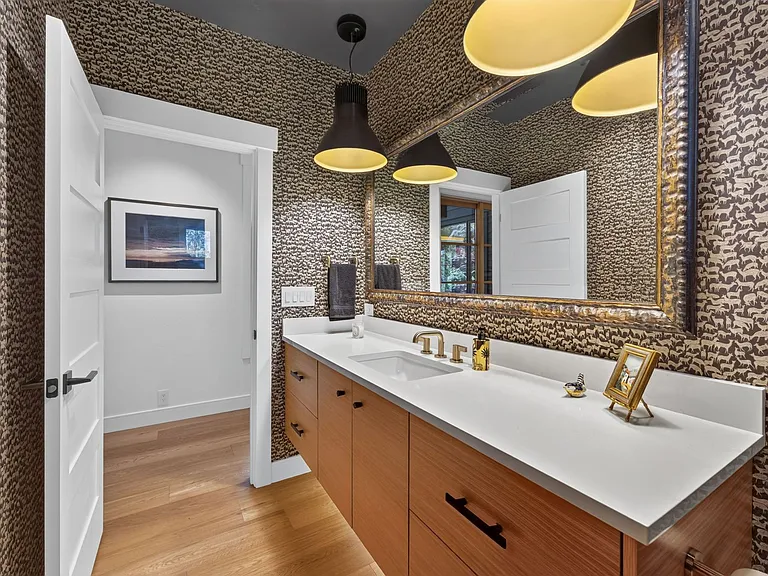19077 Mount McLoughlin Ln — Photo 16