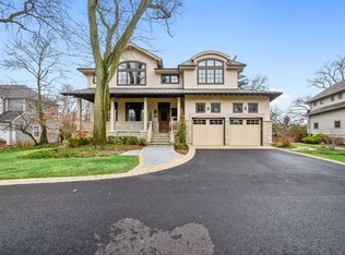 938 Raleigh Rd, Glenview, IL 60025