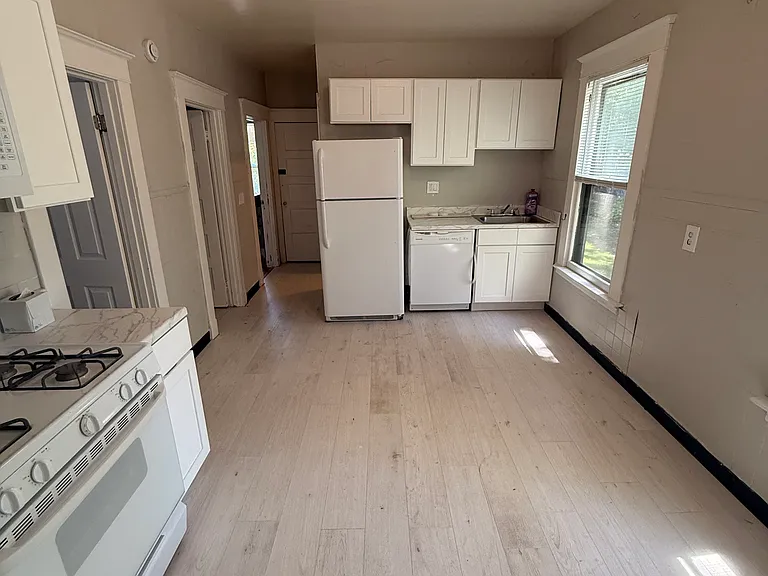 579 Woodward Ave #2 — Photo 8