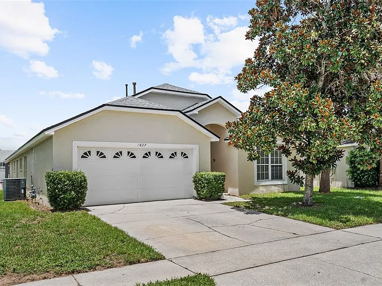 7827 Myrtle Oak Ln — Photo 1