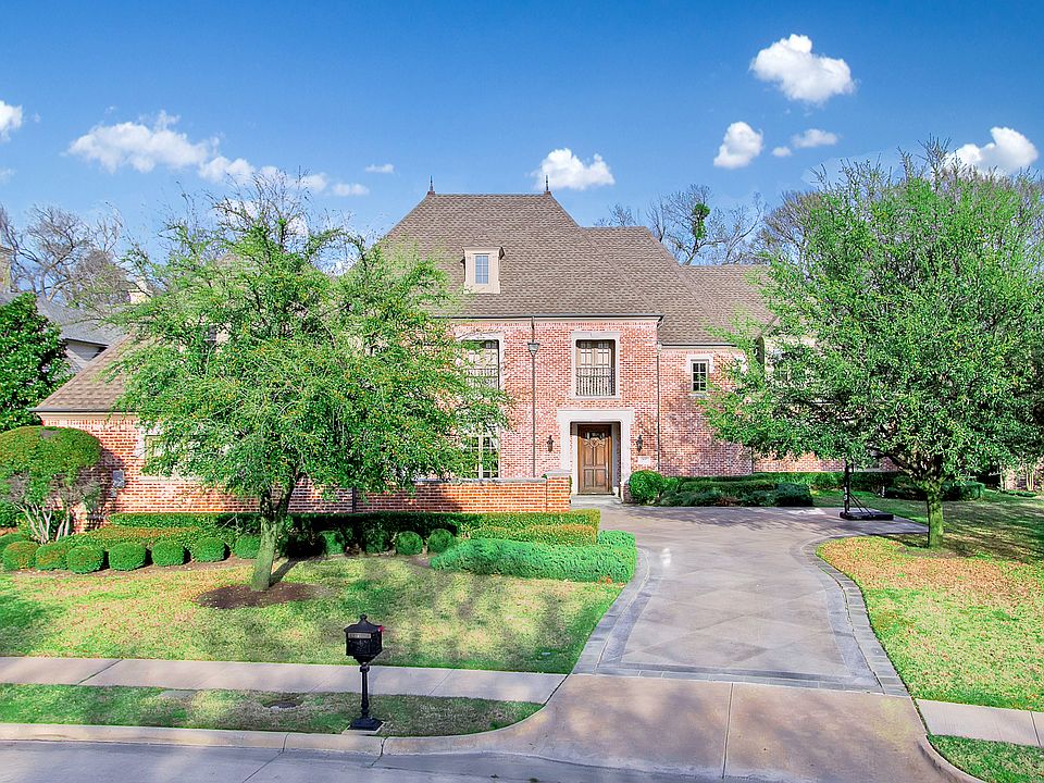 1st image of 5897 Versailles Ave