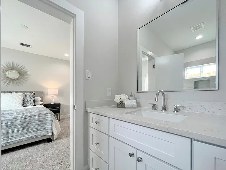 8318 Curry Rd — Photo 8