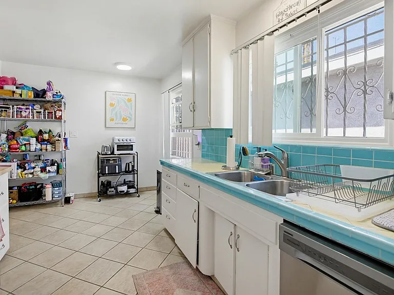 5556 Mary Lane Dr — Photo 6
