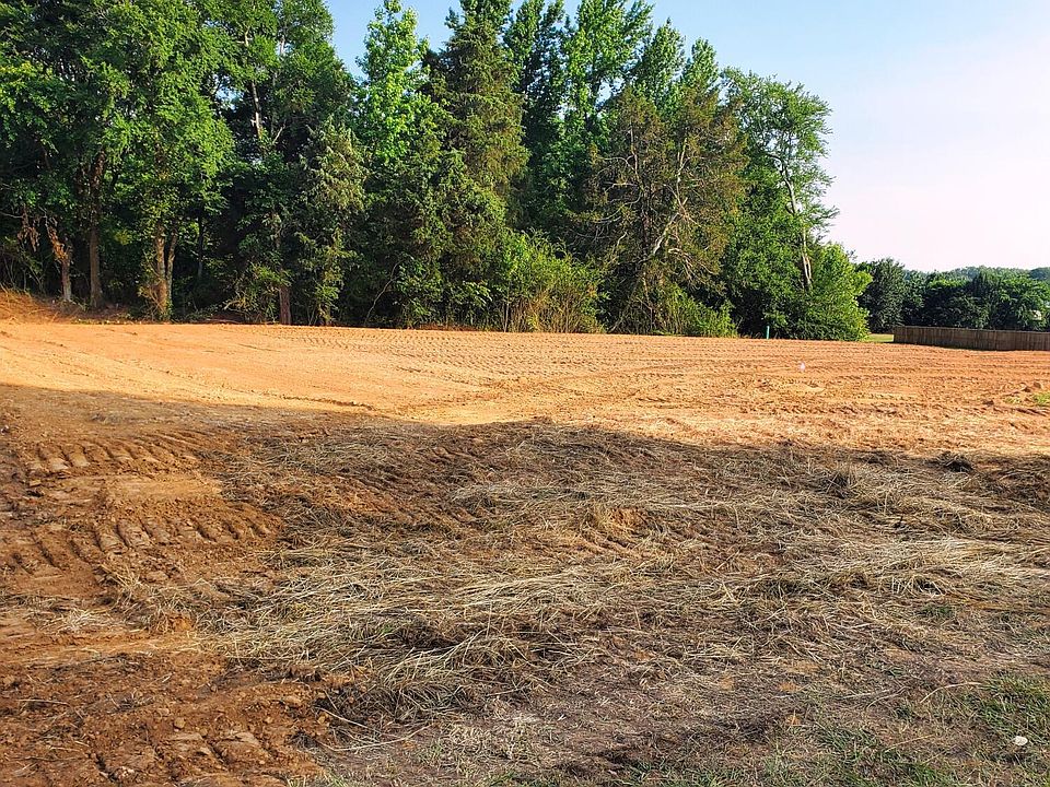 1st image of 107 Carolina Cir #86