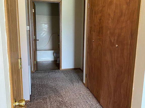 4th image of 725 Independence Dr APT 7