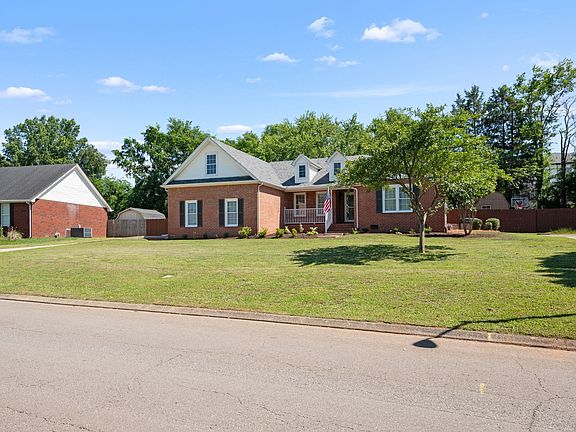 4th image of 206 Brentmeade Dr